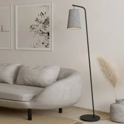 Alsager gulvlampe med skærm af filt