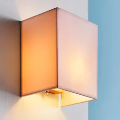 Annalisa kvadratisk stofvæglampe i hvid