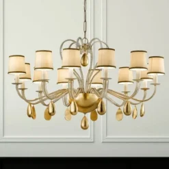 ANOUK cremefarvet lysekrone, m. 12 lyskilder