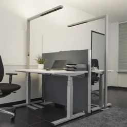 Arcchio LED-gulvlampe til kontor Jolinda, sølv, 4.000 K, sensor