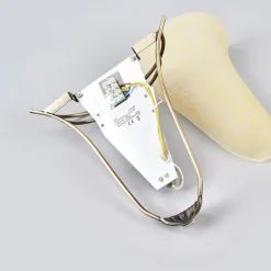 ASCANA væglampe, der virker antik