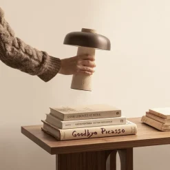 Audo bordlampe, sand/bronze, sten, 24,5 cm