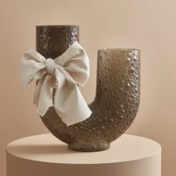 AYTM Arura-vase, sort, højde 40 cm, bredde 34 cm, glas