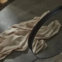 AYTM Circum-spejl, grå/sort, Ø 70 cm, glas, MDF-træ