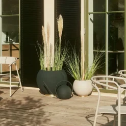 AYTM Globe urtepotte, Ø 60 cm, sort, aluminium, stål