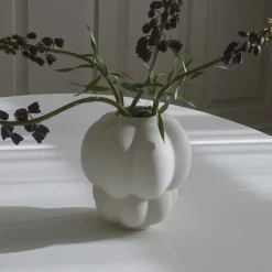 AYTM Uva-vase, keramik, hvid, Ø 20 cm, drueform