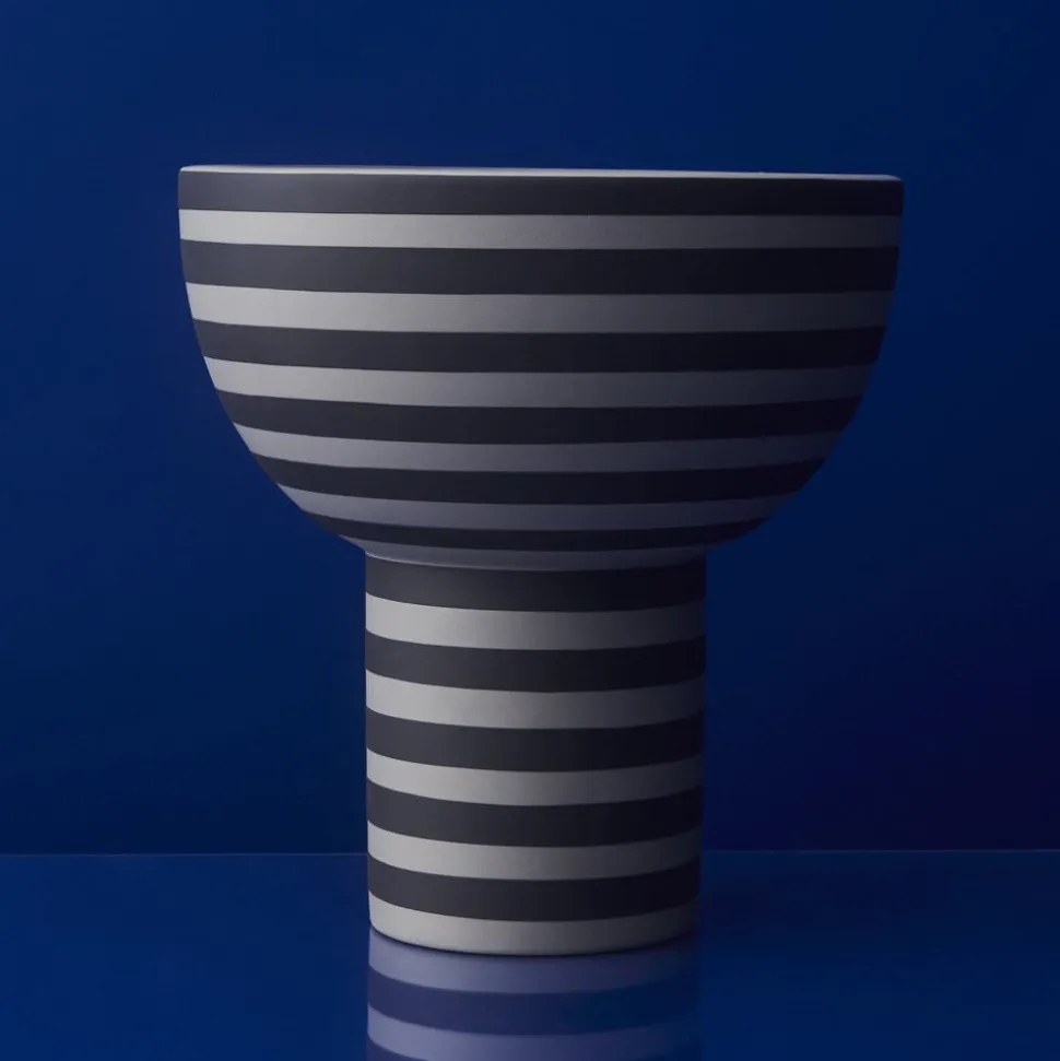 AYTM Varia vase, sort, Ø 23 cm, højde 24 cm, keramik