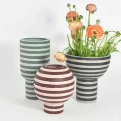 AYTM Varia vase, sort, Ø 23 cm, højde 24 cm, keramik