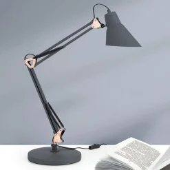 Bachelor bordlampe, tre justeringstrin