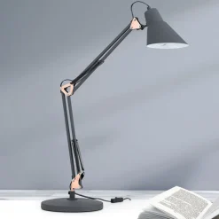 Bachelor bordlampe, tre justeringstrin