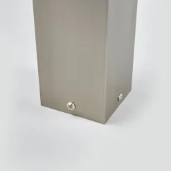 Baily - Vejlampe i stål med LED