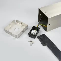 Baily - Vejlampe i stål med LED