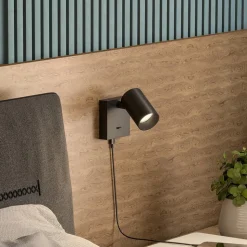 CAN TILT vægspot, sort, 10 x 10 cm, metal, USB-kontakt