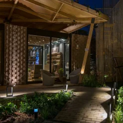 Das - puristisk LED-sokkellampe af aluminium