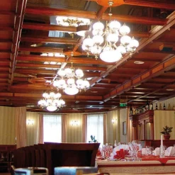 Delia lysekrone, messingfarvet Ø 100 cm, 16-lys, glas