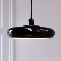 Dyberg Larsen Planet hængelampe, sort, Ø 40 cm, metal