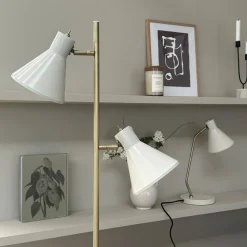 Dyberg Larsen Sleep gulvlampe, kridhvid, højde 165 cm, stål