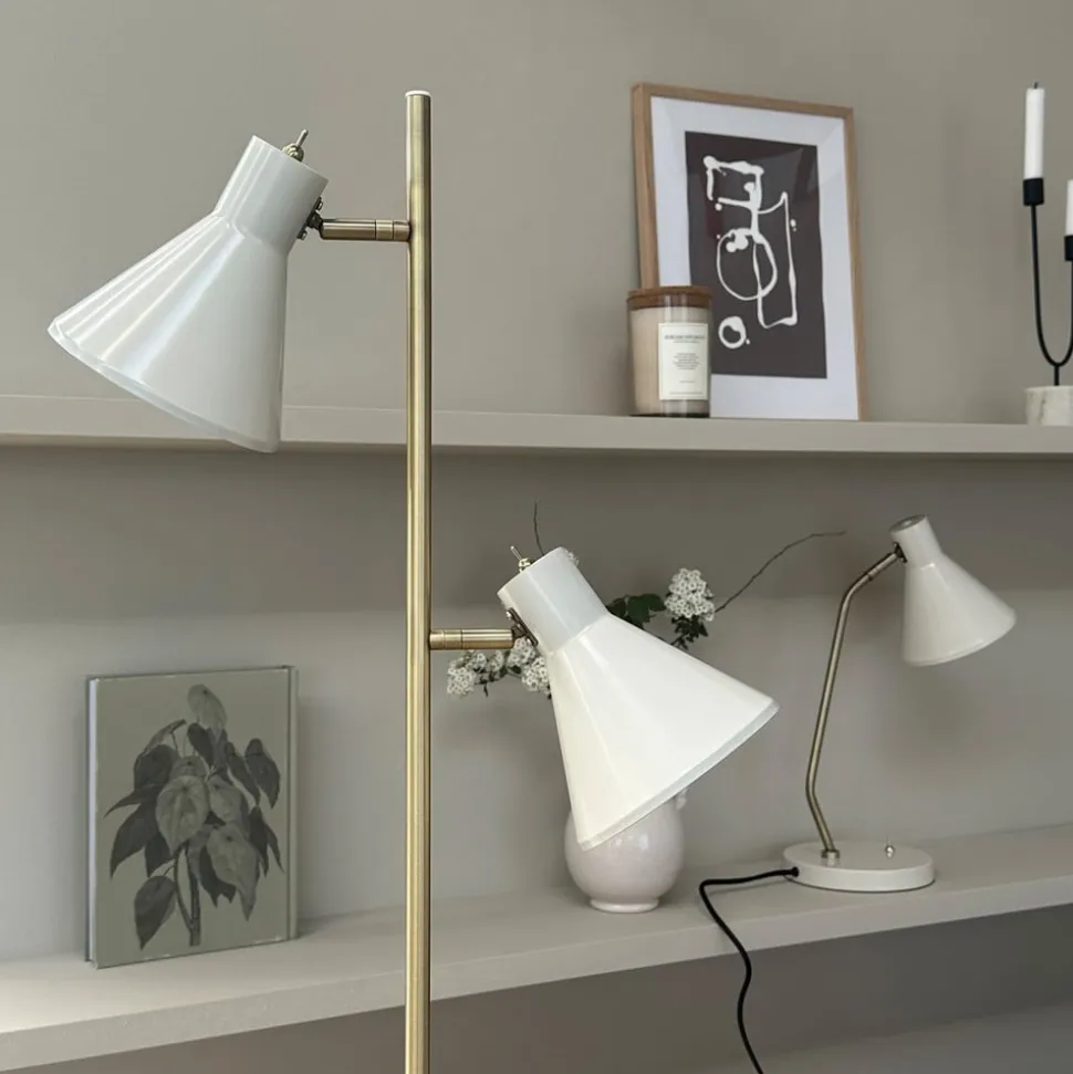 Dyberg Larsen Sleep gulvlampe, kridhvid, højde 165 cm, stål