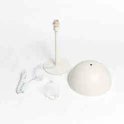 Dyberg Larsen Stockholm bordlampe E14, 43 cm, hvid