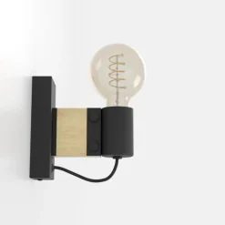 EGLO Bailrigg væglampe af træ