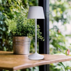 Emmi LED-bordlampe, solcelle, CCT, opladelig, hvid