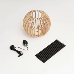 Envostar Clay gulvlampe, metal/birketræ