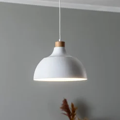 Envostar Kaitt hængelampe, hvid, Ø 34 cm, trædetaljer