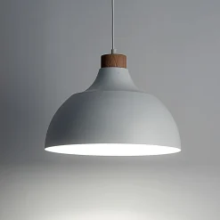 Envostar Kaitt hængelampe, hvid, Ø 34 cm, trædetaljer