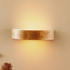 Envostar væglampe Kerio, bredde 40,5 cm, egetræ