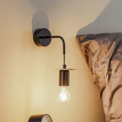 Envostar Yorik væglampe, sort/lys træ