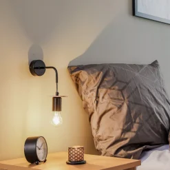 Envostar Yorik væglampe, sort/lys træ