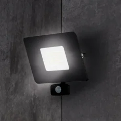 Faedo 3 udendørs LED-spot med sensor, sort, 50 W