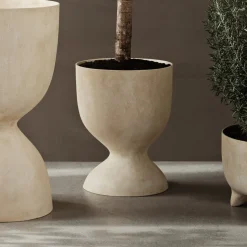 ferm LIVING Evoke Tall urtepotte, beige, 41 l, glasfiber