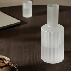 ferm LIVING Ripple-karaffel, hvid, 1 liter, glas, mundblæst