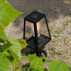 Fia sokkellampe i mat sort med klart glas