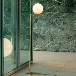 FLOS gulvlampe IC F1 10th Anniversary, guldbelagt, dæmpbar