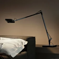 FLOS Kelvin LED-bordlampe i sort