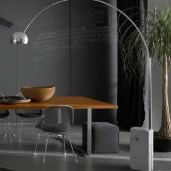 FLOS LED-bue-gulvlampe Arco, krom, højde 240 cm