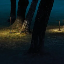 FLOS Walkstick Pipe 1 gadelampe, 2.700 K, sort