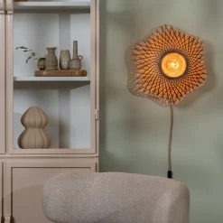 GOOD & MOJO væglampe Madura, brun, Ø 44 cm, bambusstik