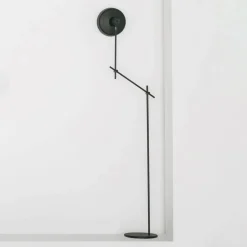 GRUPA Arigato gulvlampe, tredelt arm, sort