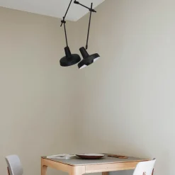 GRUPA Arigato loftslampe 2-lys 70 cm sort