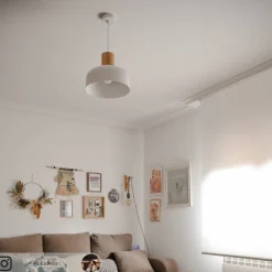 Hængelampe Carlise med træelement