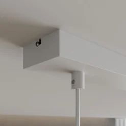 Hængelampe Noak, hvid/naturtræ, 3 lyskilder lang