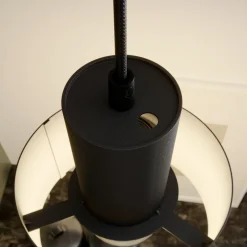 Hængelampe Rif i metal, sort, Ø 15 cm