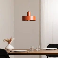 Hængelampe Rif M, teglrød, 1 lyskilde, Ø 25 cm, stål