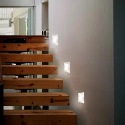 Hvid LED-indbygningslampe Klaus til indbyggede kasser