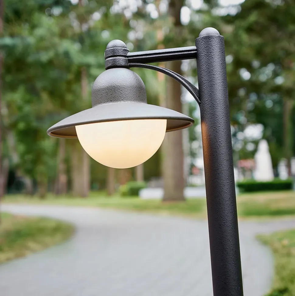 I sort - lys på Yarai-stien