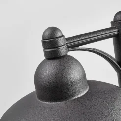 I sort - lys på Yarai-stien