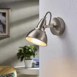 Julin attraktiv vægspot i vintage look